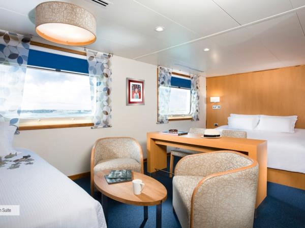 Galapagos wildlife cruise