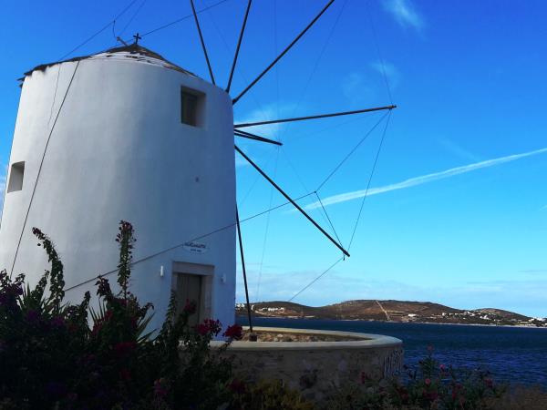 Sailing and cycling Cyclades holiday, Greece