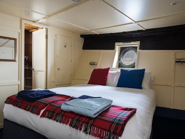 Scotland cruise holiday, private charter