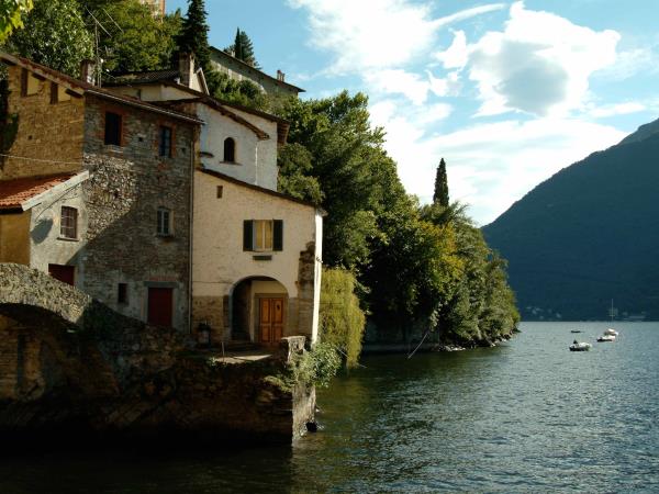 Lake Como summits walking holiday, Italy