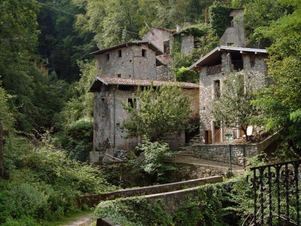 Lake Como summits walking holiday, Italy