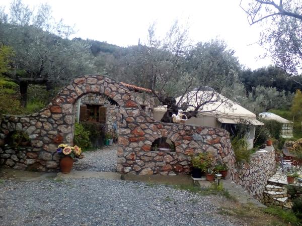 Treehouse accommodation in Greece