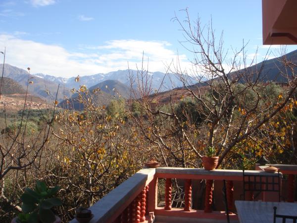 Education volunteering with Berber girls in Morocco