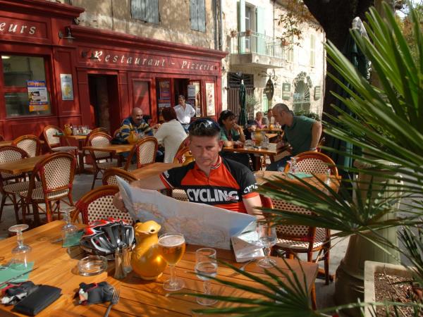 Provence self guided cycling holiday, Ventoux & Luberon