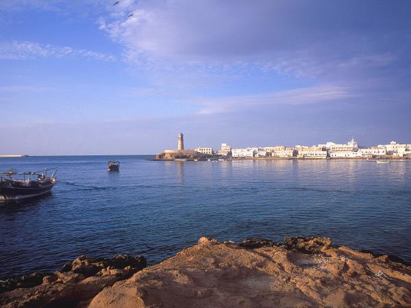 Holiday in Oman, Bedouin and fjords of Musandam