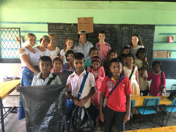Family volunteering in Sri Lanka (offline)