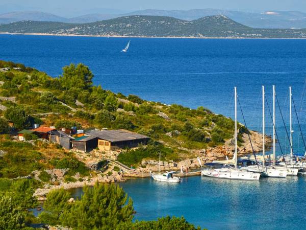 Sailing skills holiday in Croatia