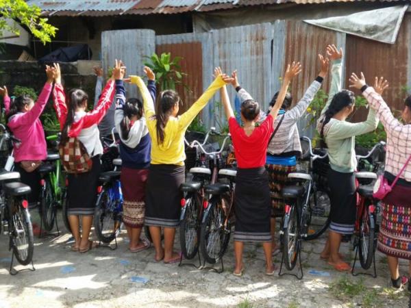 Volunteer in Laos, empower and educate women