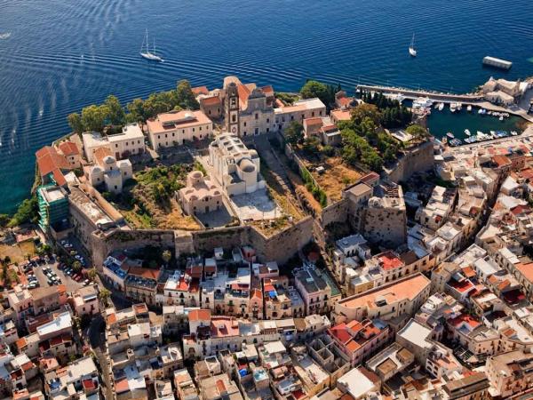 Yacht charter in Sicily Aeolian islands, 8-12 people