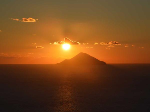Yacht charter in Sicily Aeolian islands, 8-12 people