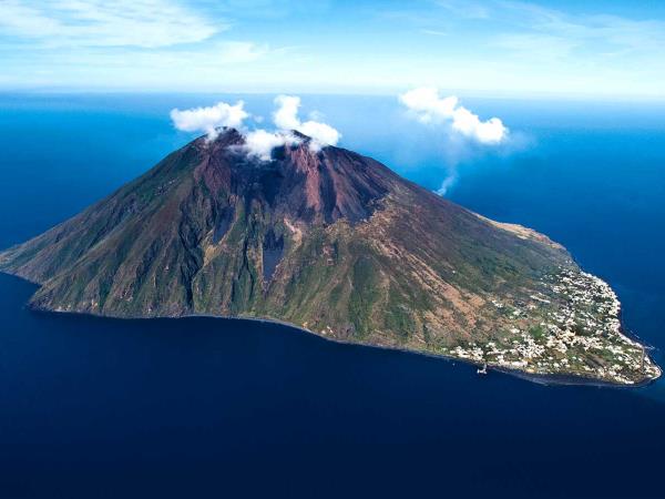 Yacht charter in Sicily Aeolian islands, 8-12 people