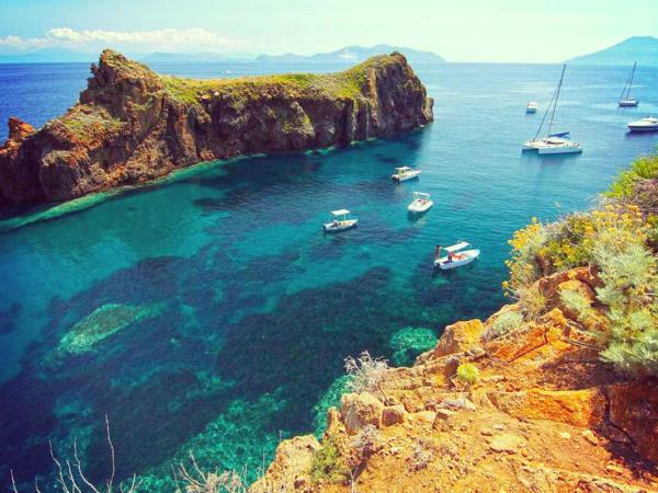 Yacht charter in Sicily Aeolian islands, 8-12 people