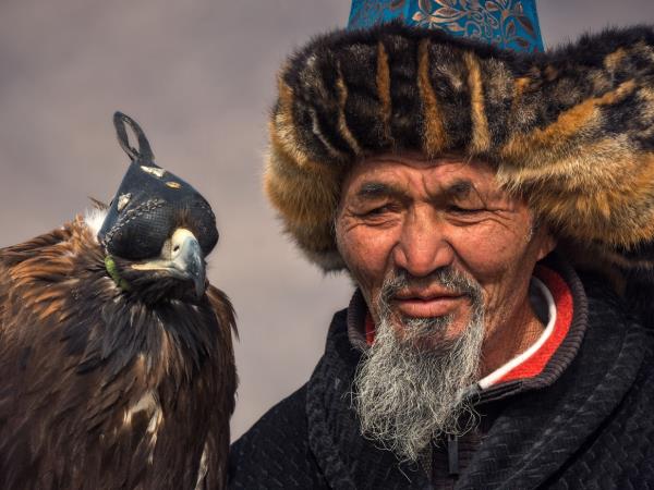Mongolia eagle hunting festival holiday
