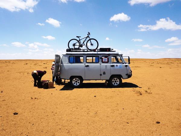 Mongolia cycling tours