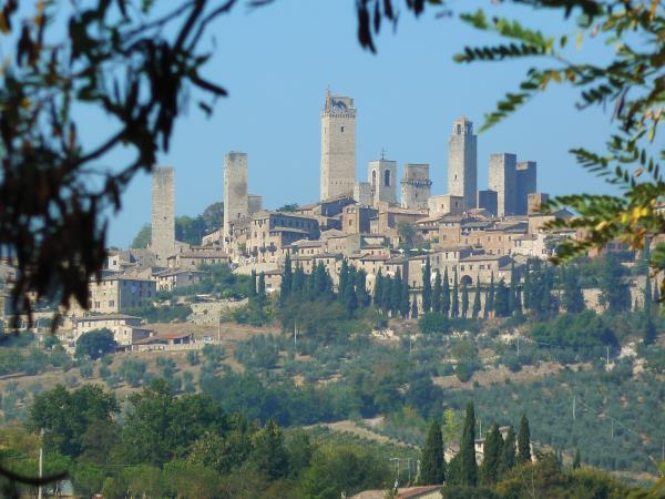Francigena Way walking holiday, Lucca to Siena