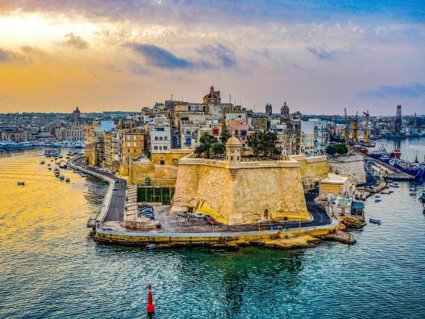 Sailing holiday from Malta to Sicily, and back