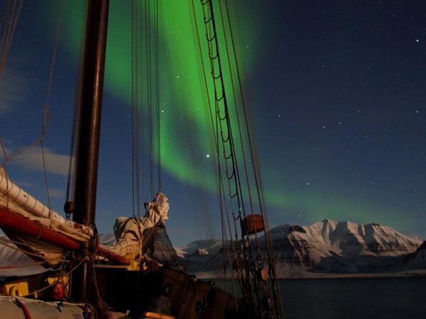 Northern lights sailing holiday in Norway