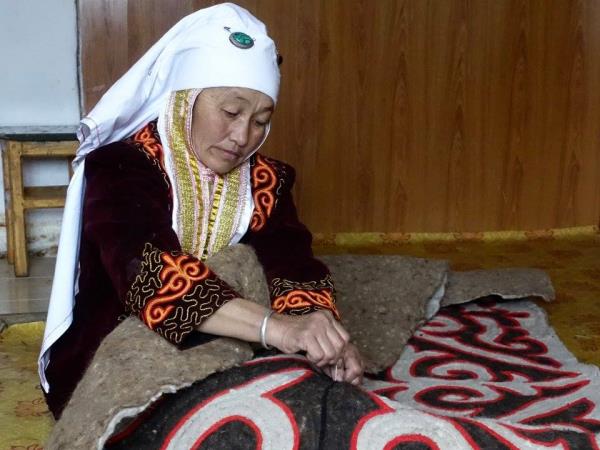 Eagle hunter homestay in Mongolia