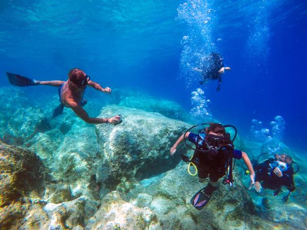Learn scuba diving in Greece