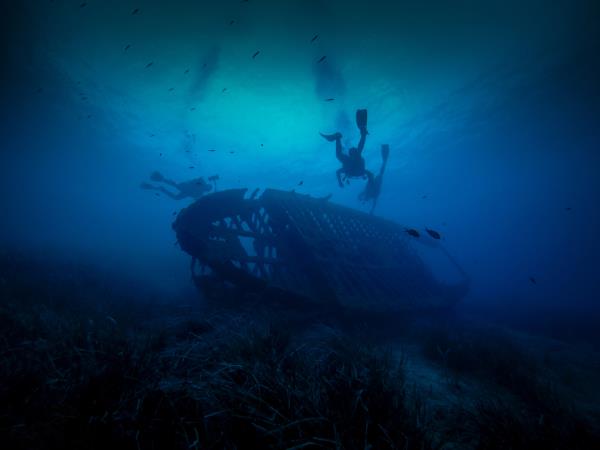 Learn scuba diving in Greece