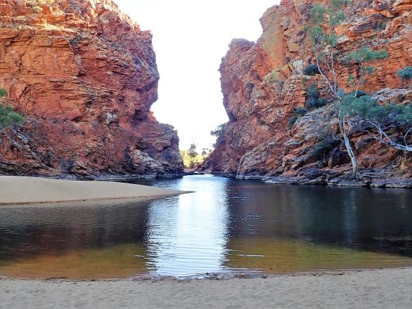Walking in the Australian outback, Larapinta Trail