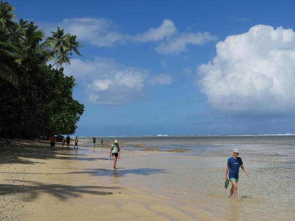 Fiji family cycling holiday