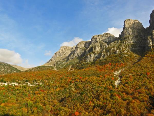 Greece walking holiday, Zagorohoria and Lefkada island
