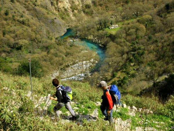 Hiking in Greece holiday, Zagori & Meteora