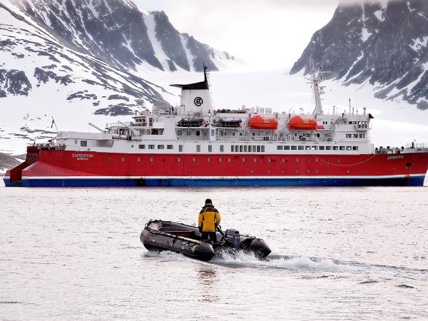 Spitsbergen polar bear watching cruise