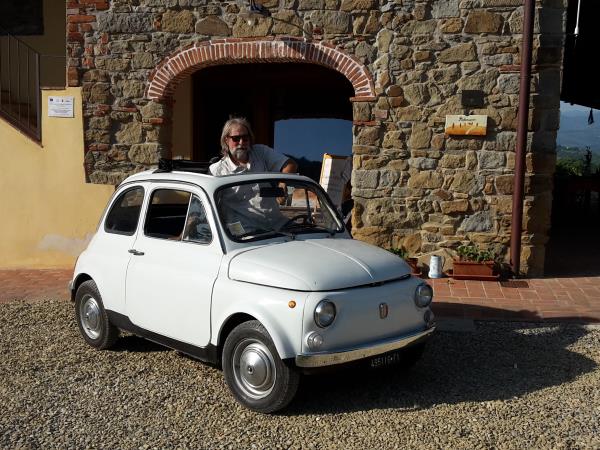 Tuscany holiday, cooking, walking, truffle-hunting tour