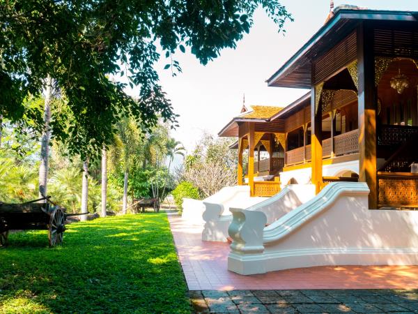 Learn to drive a Tuk Tuk & holiday in Thailand