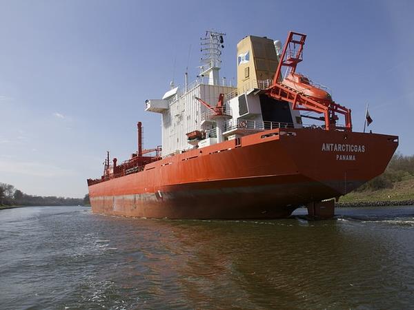 London to St Petersburg sailing tour
