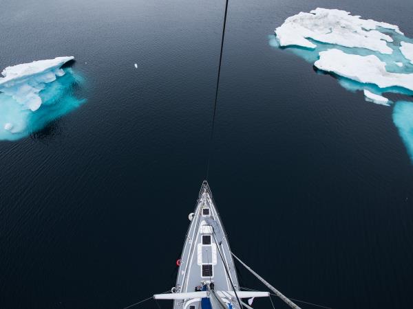 Spitsbergen sailing holiday