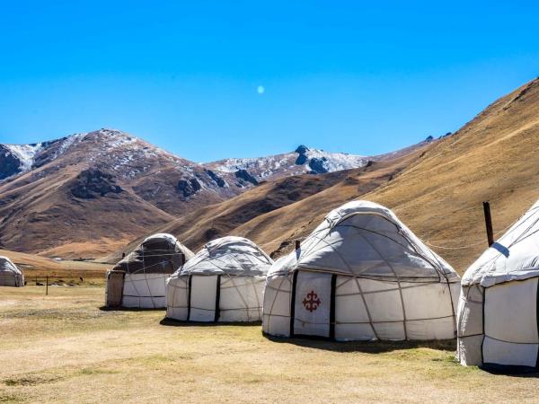 Kyrgyzstan Great Lakes nomad adventure