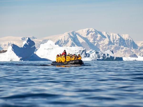 Journey to the Antarctic circle holiday