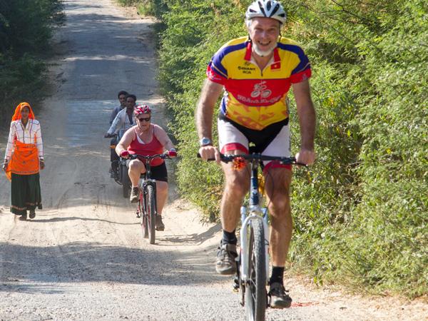 Cycling tour of Rajasthan with Taj Mahal