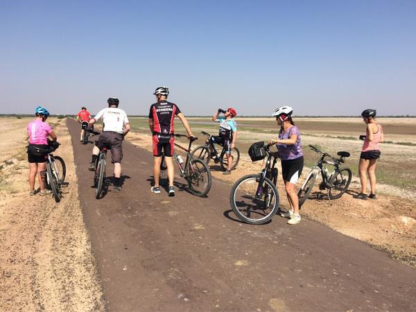 Cycling tour of Rajasthan with Taj Mahal