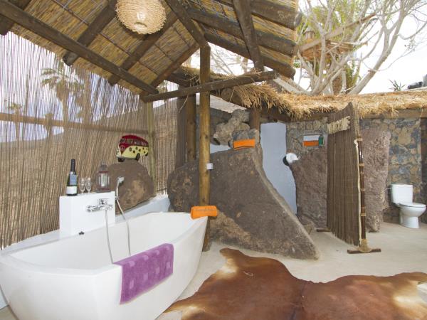 Lanzarote yurt holiday with pool