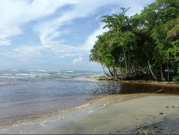Costa Rica beaches & volcanos holiday