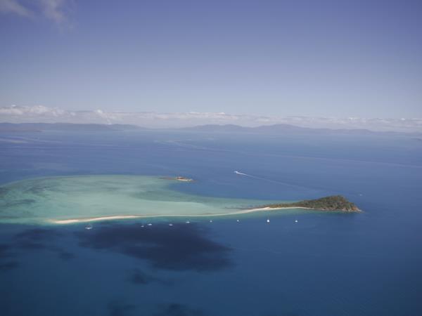 Bareboat sailing holiday in Whitsundays