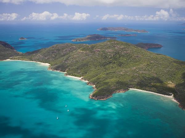 Bareboat sailing holiday in Whitsundays
