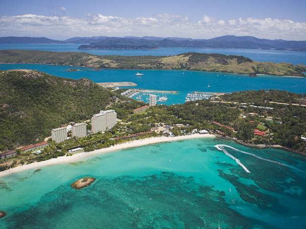 Bareboat sailing holiday in Whitsundays