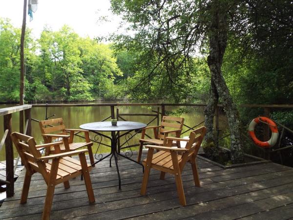 Dordogne self catering cabin sleeping 4