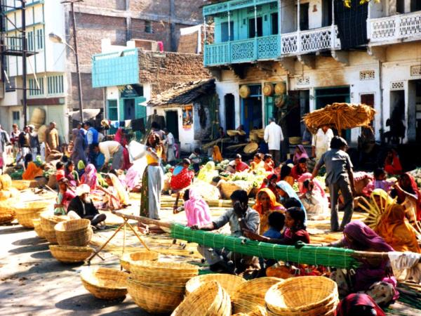 India backpacking tour