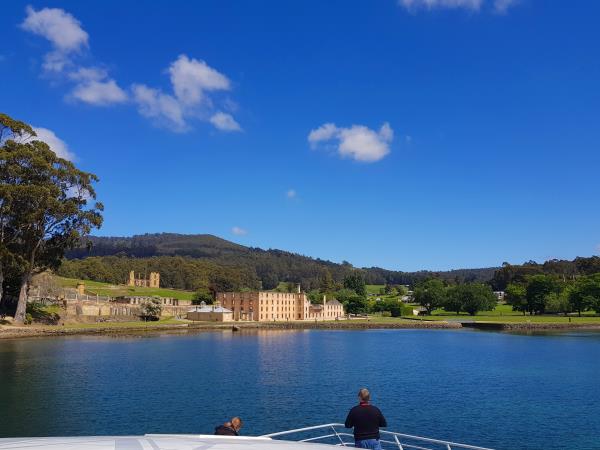 Tasmania East Coast to Cradle Mountain tour, 5 days