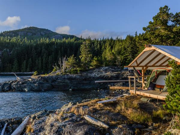 Johnstone Strait kayaking tour in Canada