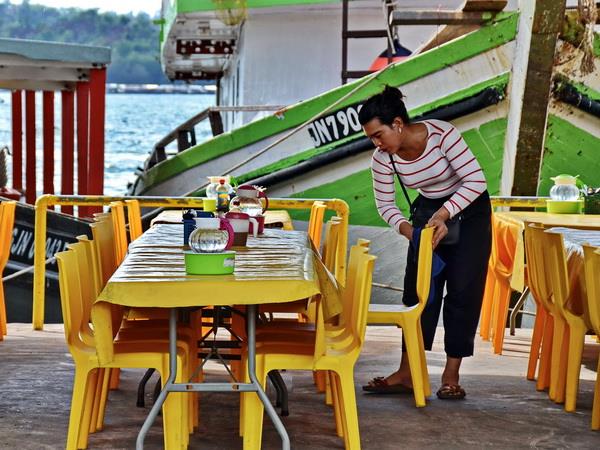Borneo holiday, Land below the wind