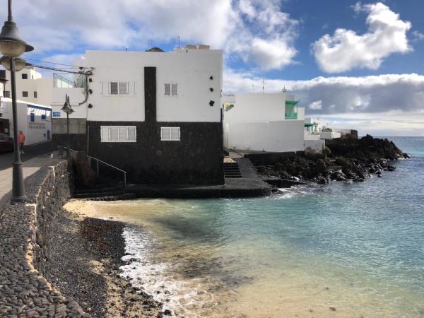 Lanzarote seafront apartment, Punta Mujeres