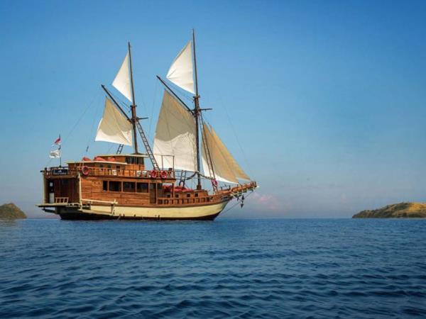 Nusa Tenggara islands tour, Indonesia