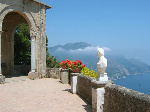 Sorrento Peninsula walking tour in Italy